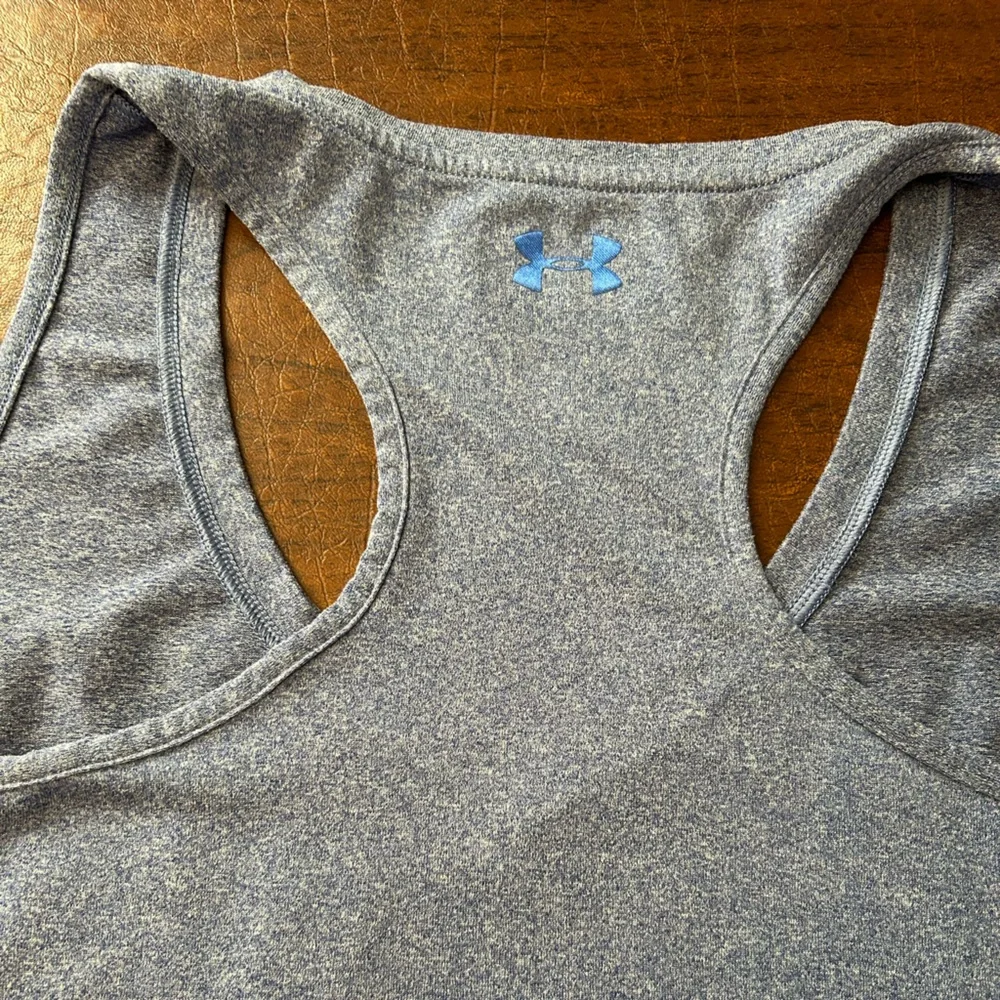 Under Armour Gym Time Women's Heat Gear Fitted Heathered Blue Tank Top. Large - Picture 6 of 9